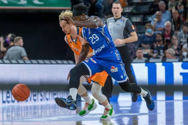 越来越多的 越来越多的